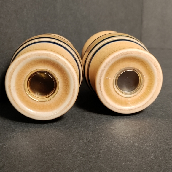 SALT & PEPPER SHAKERS⭐ - Picture 5 of 6